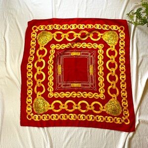Luxurious Red and Gold Chain Pattern Wrap